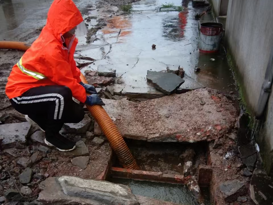 如东专业清理污水池 炜誉市政以规范流程守护城市 “肠道”